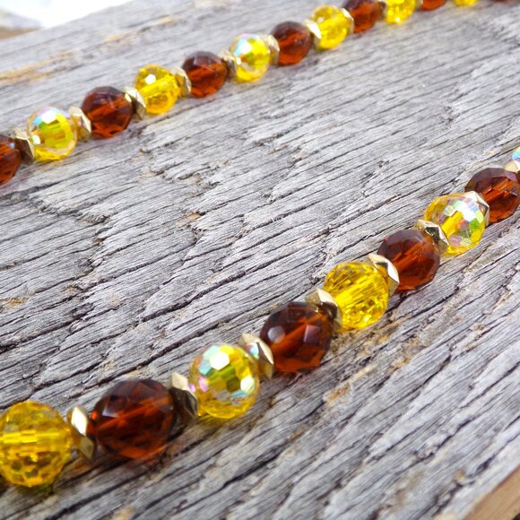 Yellow and brown all glass bead necklace and earring set mixed with gold accent - Picture 7 of 12